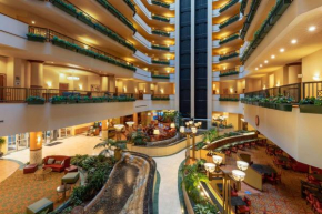 Отель Wyndham Grand Oklahoma City Downtown  Оклахома-Сити